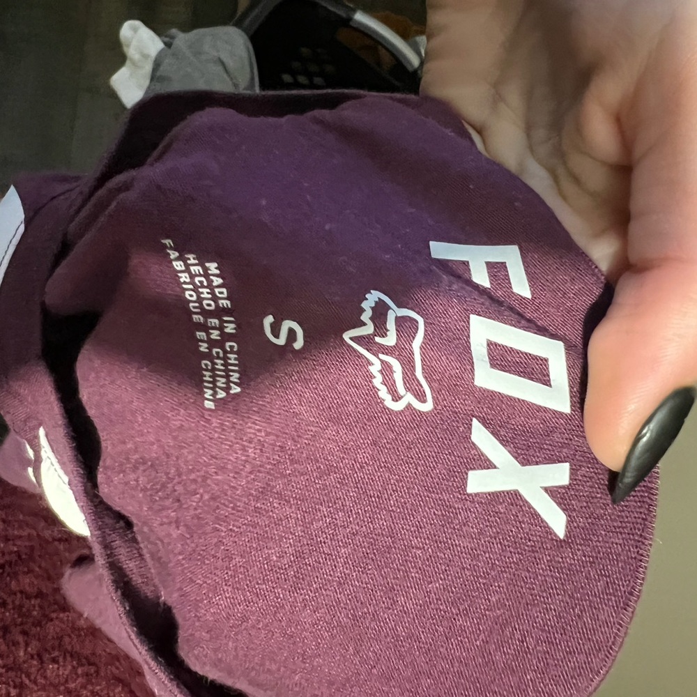 Multiple Women’s fox shirts - Picture 6 of 8